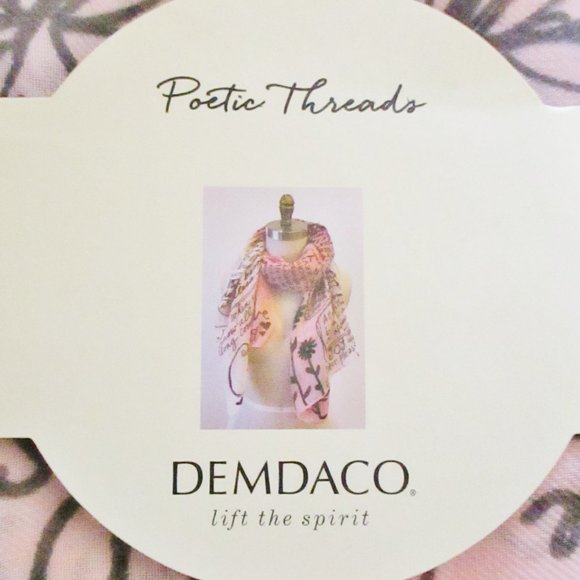 NWT! Demdaco Poetic Threads by Lori Siebert Grandma Rectangle Scarf, Peach Ombre - Picture 7 of 13